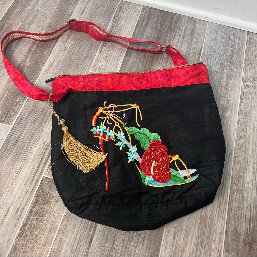 Handmade Embroidered Floral High Heel Crossbody Bag Black Red Tassel Artisan - Picture 4 of 10